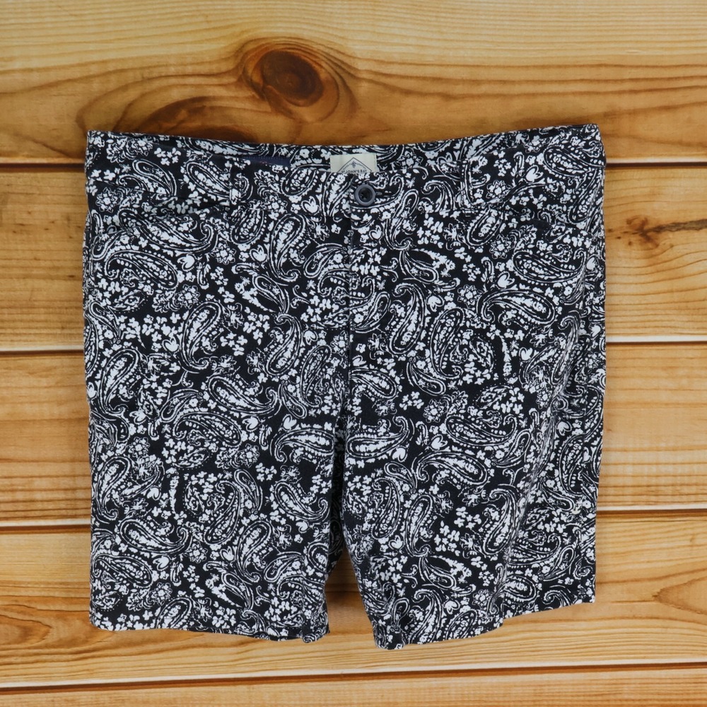 St. John's Bay Shorts Womens Size 16 Black Paisley Crop Mid Rise Stretch Pockets